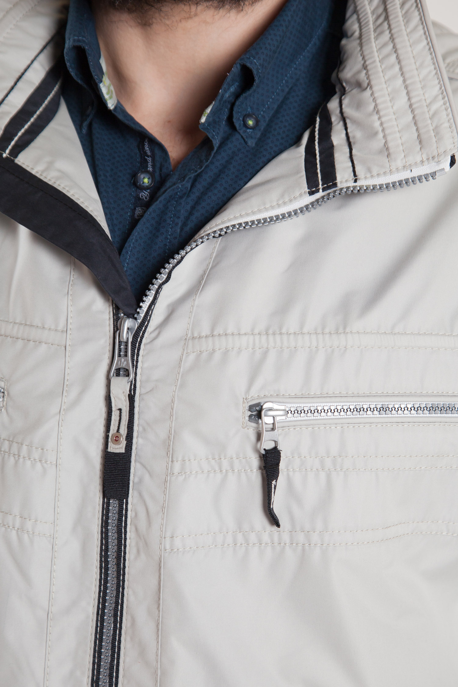 Abrigo, Parkas y Chalecos Finos, 107499, ARENA | Zoom